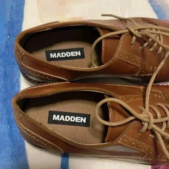 Men’s Steve Madden Oxfords - Picture 6 of 6